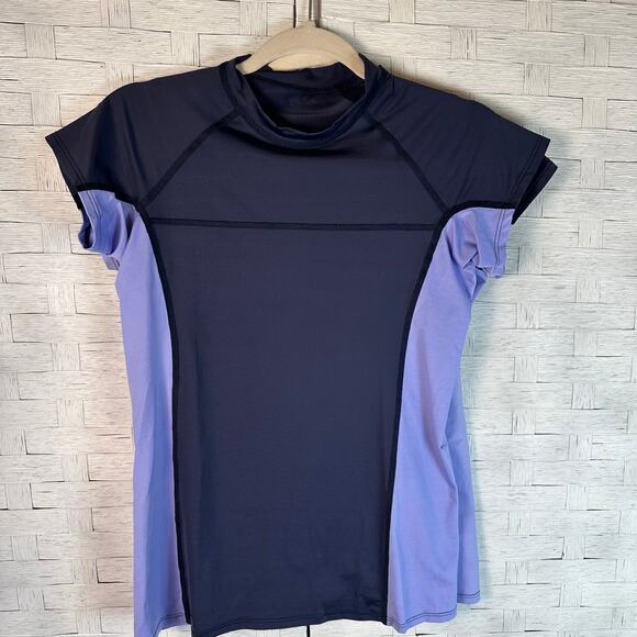 Patagonia two women’s Microswell
Short Sleeve T-shirt  Rashguard 71850. - Picture 2 of 8